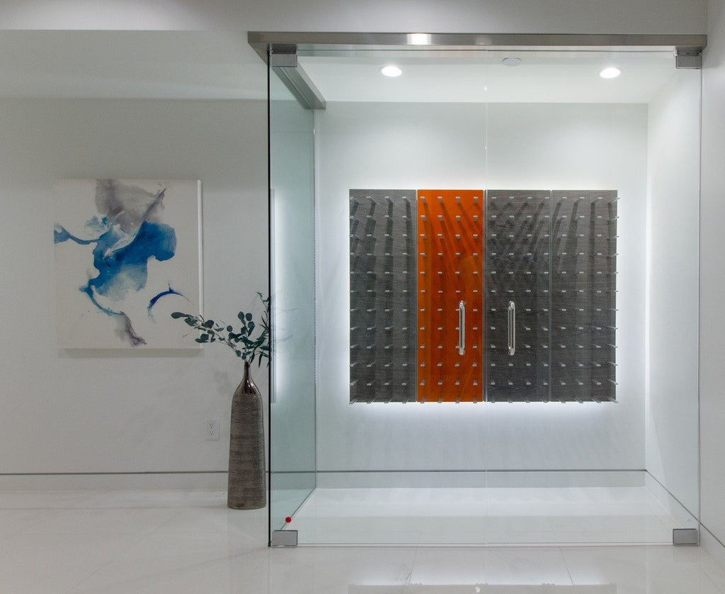 moderne vinkælder lukket med glas