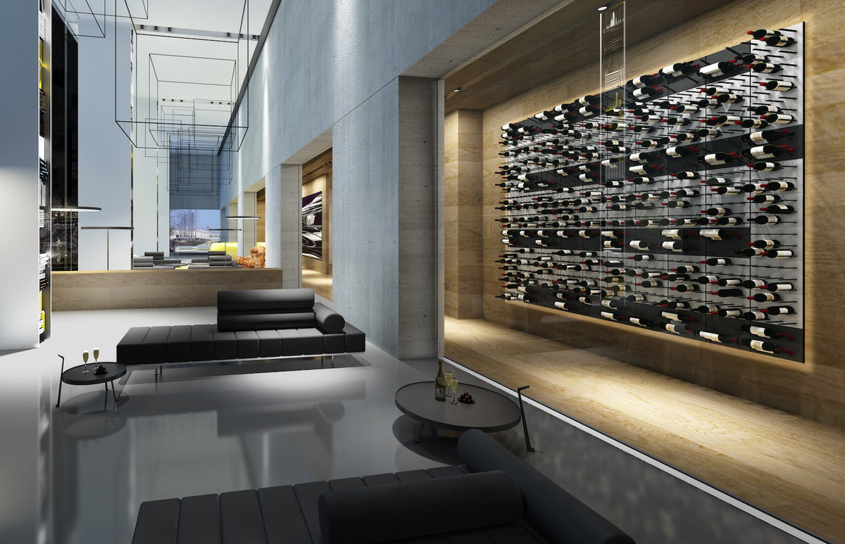 Vinopbevaring bag glas i en hotellobby